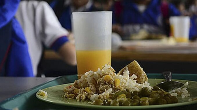 Siguen problemas con la alimentación escolar: 180 estudiantes siguen sin nutrición en colegios públicos