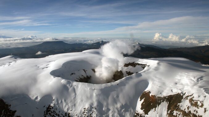 Comunidades cercanas al Volcán Nevado del Ruiz se encuentran en alerta amarilla