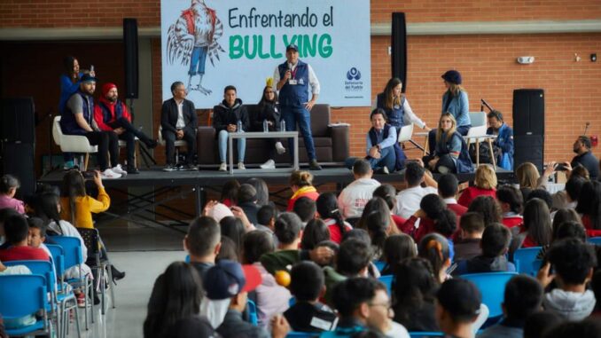 Defensoría dle Pueblo lanzó campaña contra matoneo a los estudiantes
