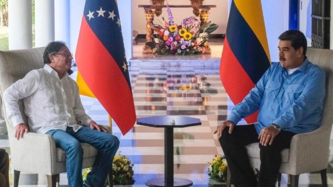 Presidentes Gustavo Petro y Nicolás Maduro