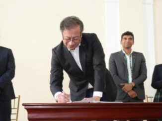Presidente Gustavo Petro, firma la Reforma Pensional para presentarla al Congreso