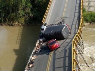 Puente colapsado entre Quindio y Valle