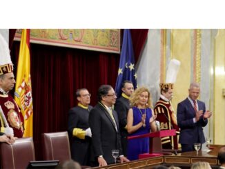 Presidente Gustavo Petro aplaudido en Asamblea de Diputados de España