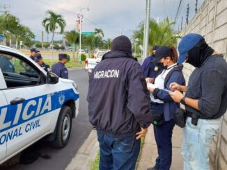 En controles de autoridades salvadoreñas han detenido un centenar de colombianos