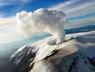 Volcán Nevado del Ruiz Sigue en Alerta Amarilla