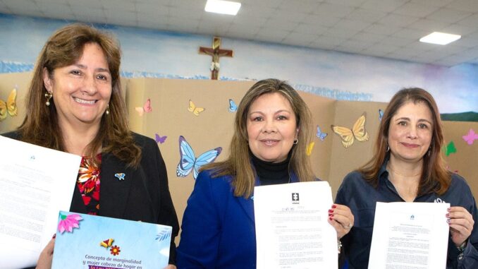 Angela María Buitrago Ministra de Justicia, Luz Adriana Camargo Fiscal General de la Nación y Iris Marín Defensora del Pueblo