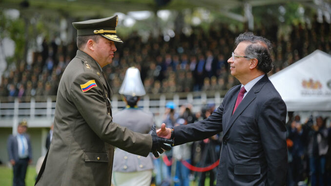 250218-05-Transmision-mando-nuevo-director-Policia-Nacional-Carlos-Triana-1280