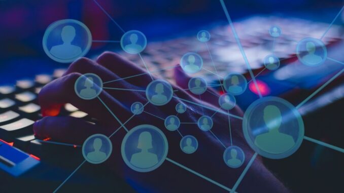 redes sociales hacker
