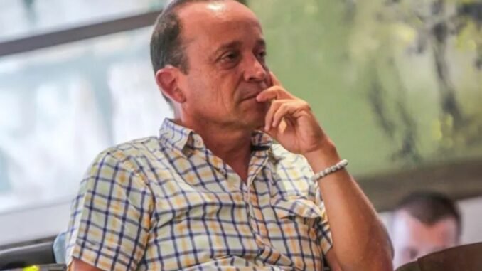 santiago uribe