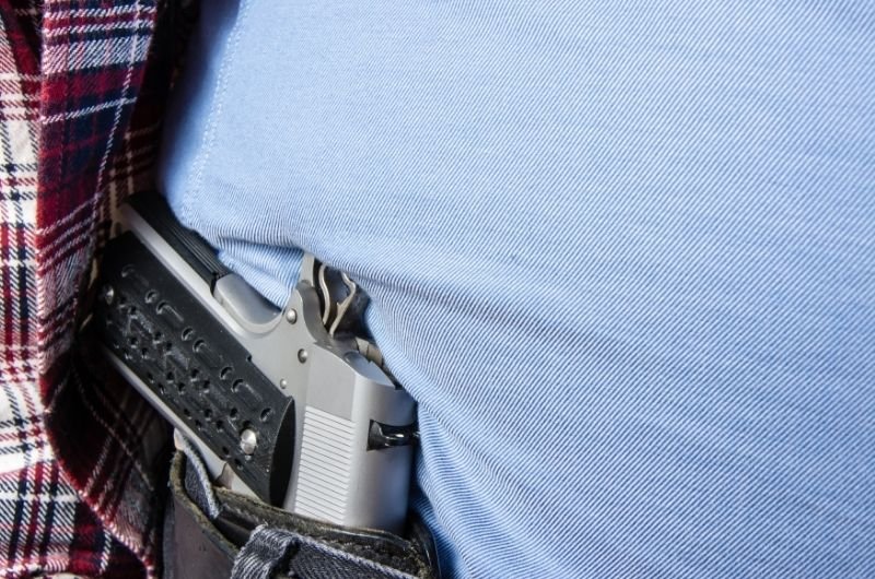 Gobierno de Abelardo De La Espriella levanta la suspensión general de los permisos para portar armas en Colombia