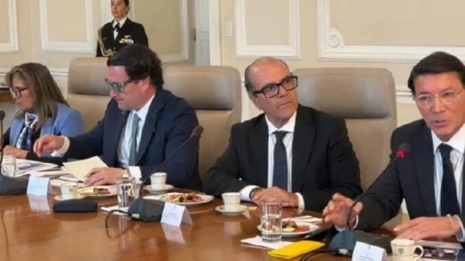 reunion fiscal registrado y gobierno